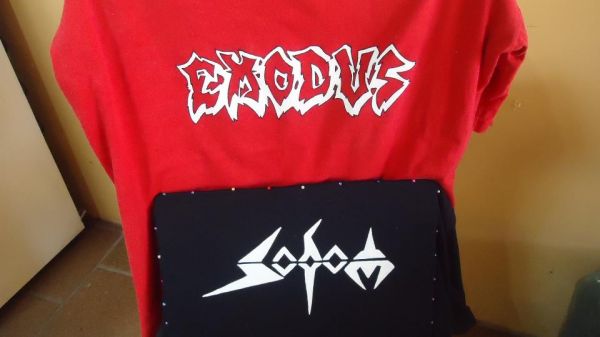 Camisa de bandas, somente logo / cada por: